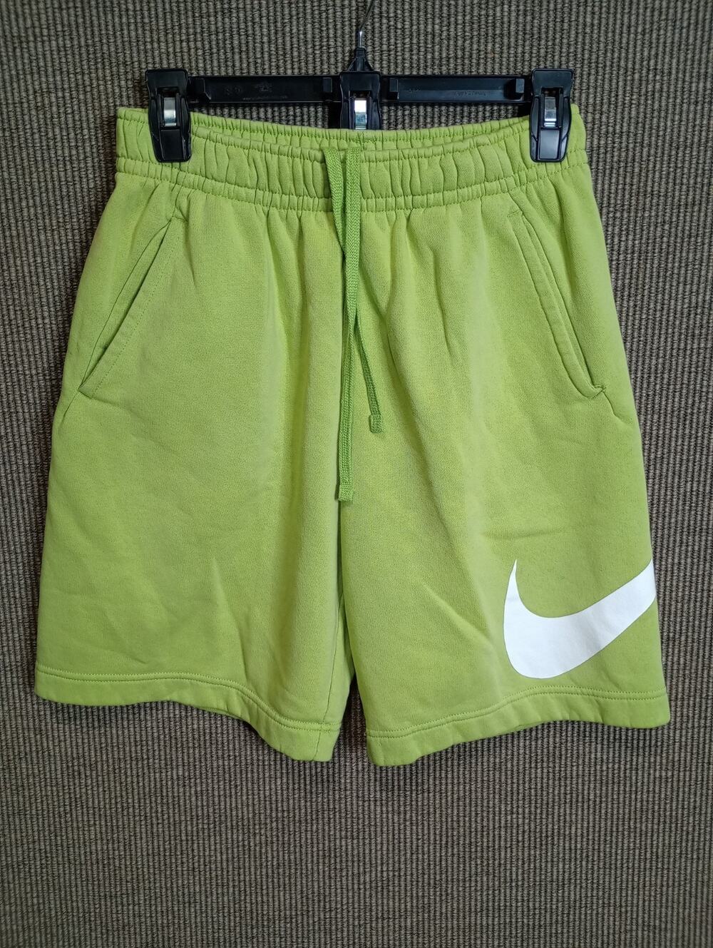 Nike Men's Sportswear Club Fleece Shorts in vivid lime green Size Small